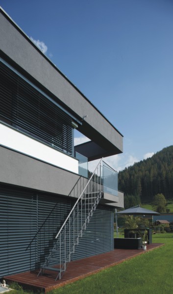 Auch im neuen Jahr stehen wir Ihnen gerne mit Rat und Tat zur Verfügung 😀web-stairs.at – Ihr Experte für #Dachbodentreppen #Raumspartreppen, #Mittelholmtreppen, #Spindeltreppen und #Außentreppen