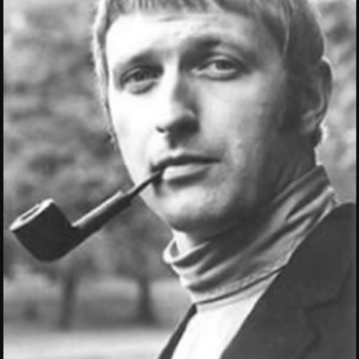 SpencerKarter's tweet photo. Graham Chapman would have been 80-years-old today, he was the Eazy E of Monty Python. #happybirthdayinheaven #grahamchapman #montypython #restinpower #ripgrahamchapman #grahamchapman80 #birthdaytribute #legend https://t.co/3hbLcNZgnn