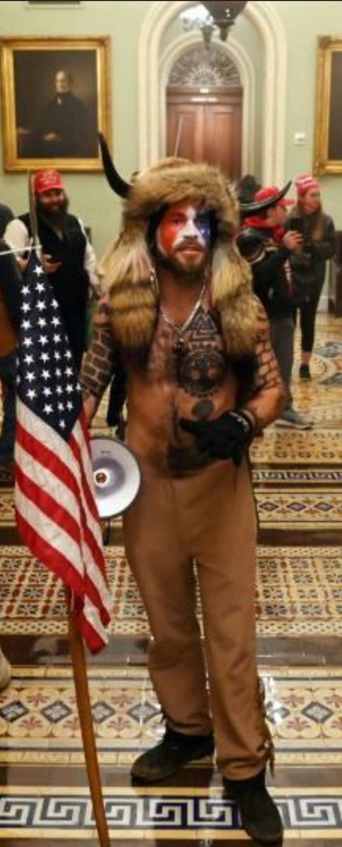 Aldysheky's tweet photo. #RDCongo #DRCongo : Voici la personnification du #Kombataba !!! Ce qui s'est passé au palais du peuple congolais a inspiré les #USA, @USAmbDRC est un bon trait d'union entre nos 2 cultures. https://t.co/J8mxLzv2xH