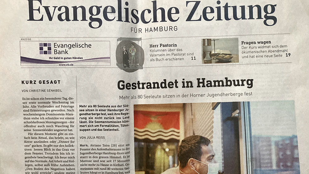 Evangelische's tweet photo. Da ist das Ding: Eure erste Kirchenzeitung im neuen Layout. Schick, oder? Schreibt uns gern, was Ihr davon haltet. Und was wir besser machen können. #NeuesLayout #AllesNeu2021 #ez_heute https://t.co/wf1Ja4jc6P