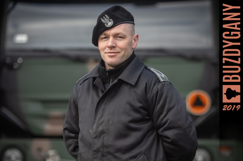 WCR_Slupsk's tweet image. Polecamy najnowszy artykuł "Polski Zbrojnej" o żołnierzu 7. Brygady Obrony Wybrzeża w Słupsku.
"St. sierż. Artur Pelo – Robocop o gołębim sercu". #7BOW👇
polska-zbrojna.pl/home/articlesh…