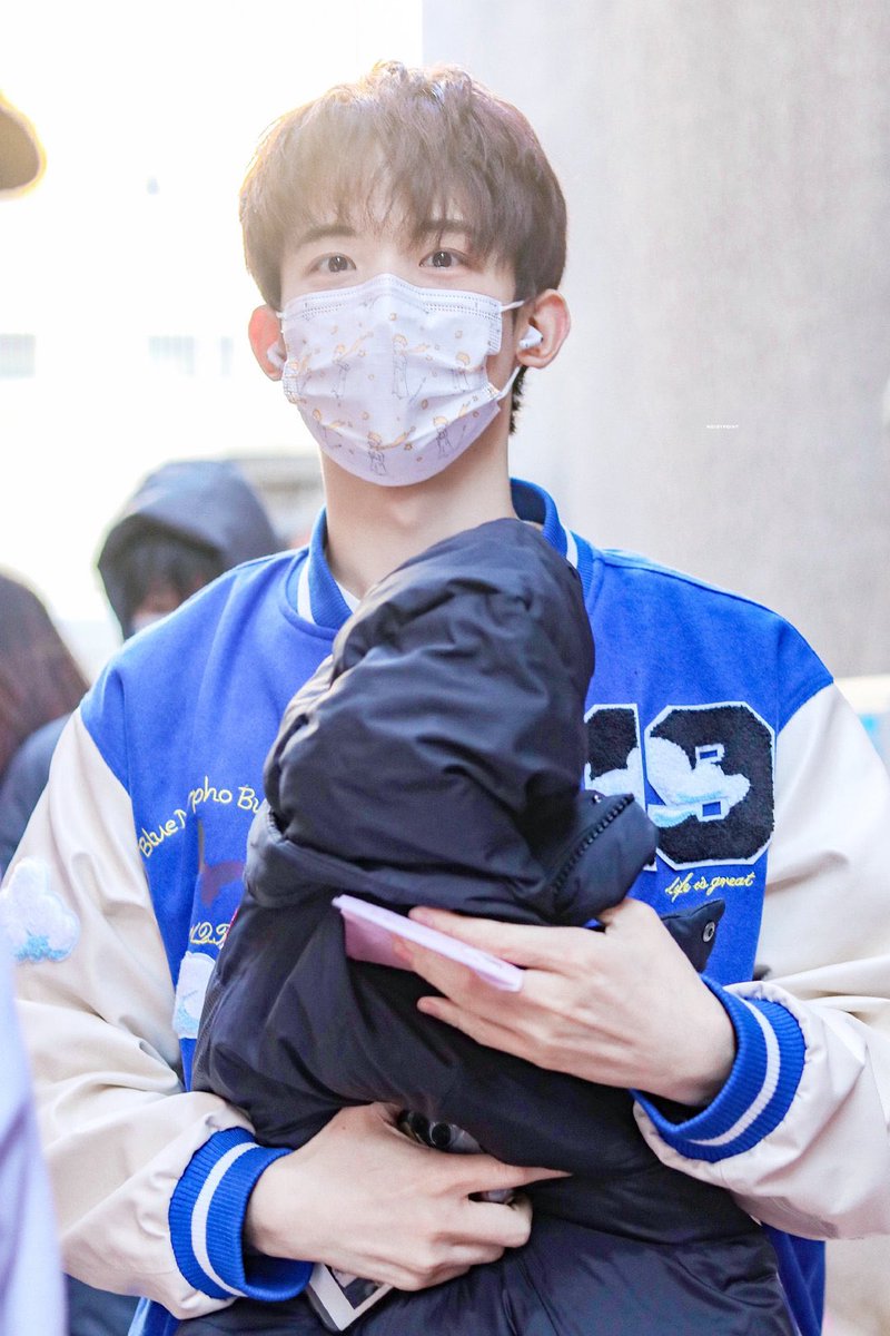 changpeanuts's tweet photo. 210108 퇴근

아무래도 끝내주는 첫사랑 기억조작을 하시려나봄 ... 햇살 뭔데ㅠ

ⓒ NOISYPOINT

#상화삼 #常华森 #青春有你3 https://t.co/P4Zq0vZfmJ