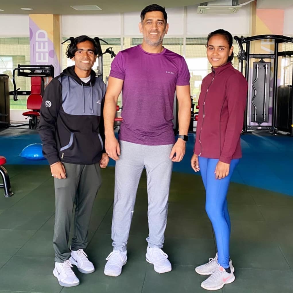 dhoni_vicky18's tweet photo. My hero ❤️ #MSDhoni #Dhoni #dhonismforever #Dhonism #msd #Master #Thala https://t.co/9KWGR56Cus