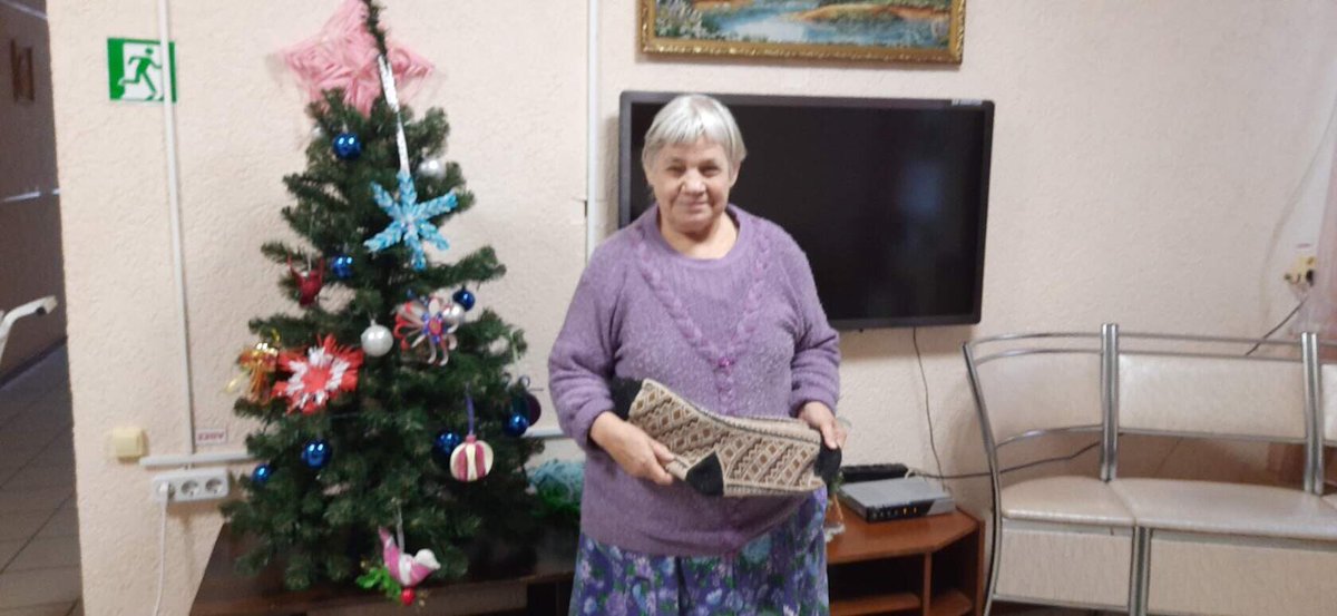 В рамках акции #ТеплоВПодарок для пожилых людей в отделен.времен.проживан.д.Раздолье были переданы вязанные вещи.Спасибо участник.за их творческ.подход.СделатьДоброе дело гораздо проще,чем нам кажется,рецепт прост-моток ниток,умение вязать иЖелание приносить радость другим #ЕР37