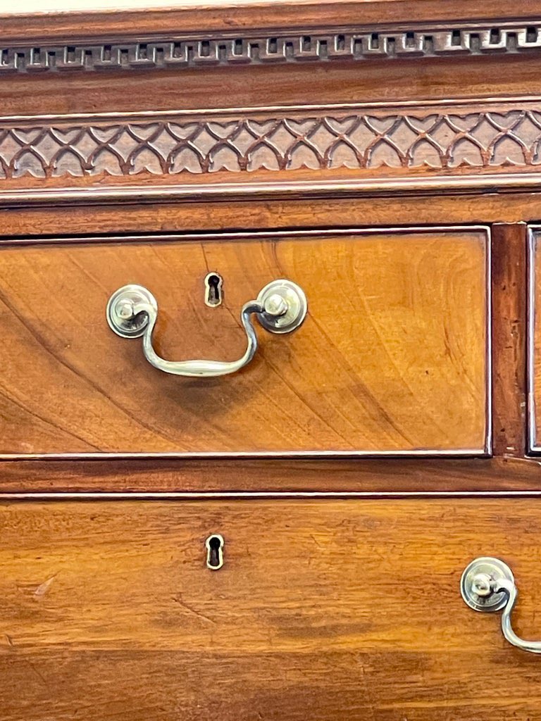 Timmsantiques's tweet photo. Added to our website just yesterday and FOR SALE NOW is this fabulous 18th Century Mahogany Tallboy, Or Chest On Chest...
https://t.co/kiOhd0gB9R
#englishantiquefurniture #georgianmahoganyfurniture #antiquetallboy #chestonchest https://t.co/C98WVvS9vP
