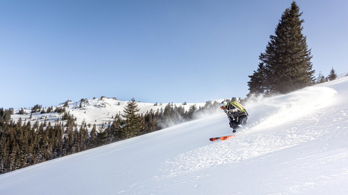SharOutdoors's tweet photo. When you think of us, think of the best freeride adventures on snow. Be it snowcat skiing, ski-touring or snowcat assisted ski-touring, we have it for you.

https://t.co/XyhsTOf6ju

#sharoutdoors
#ridewithlocals

Photo credits 📷 Borjan Jovanoski https://t.co/sRdi3KrduU
