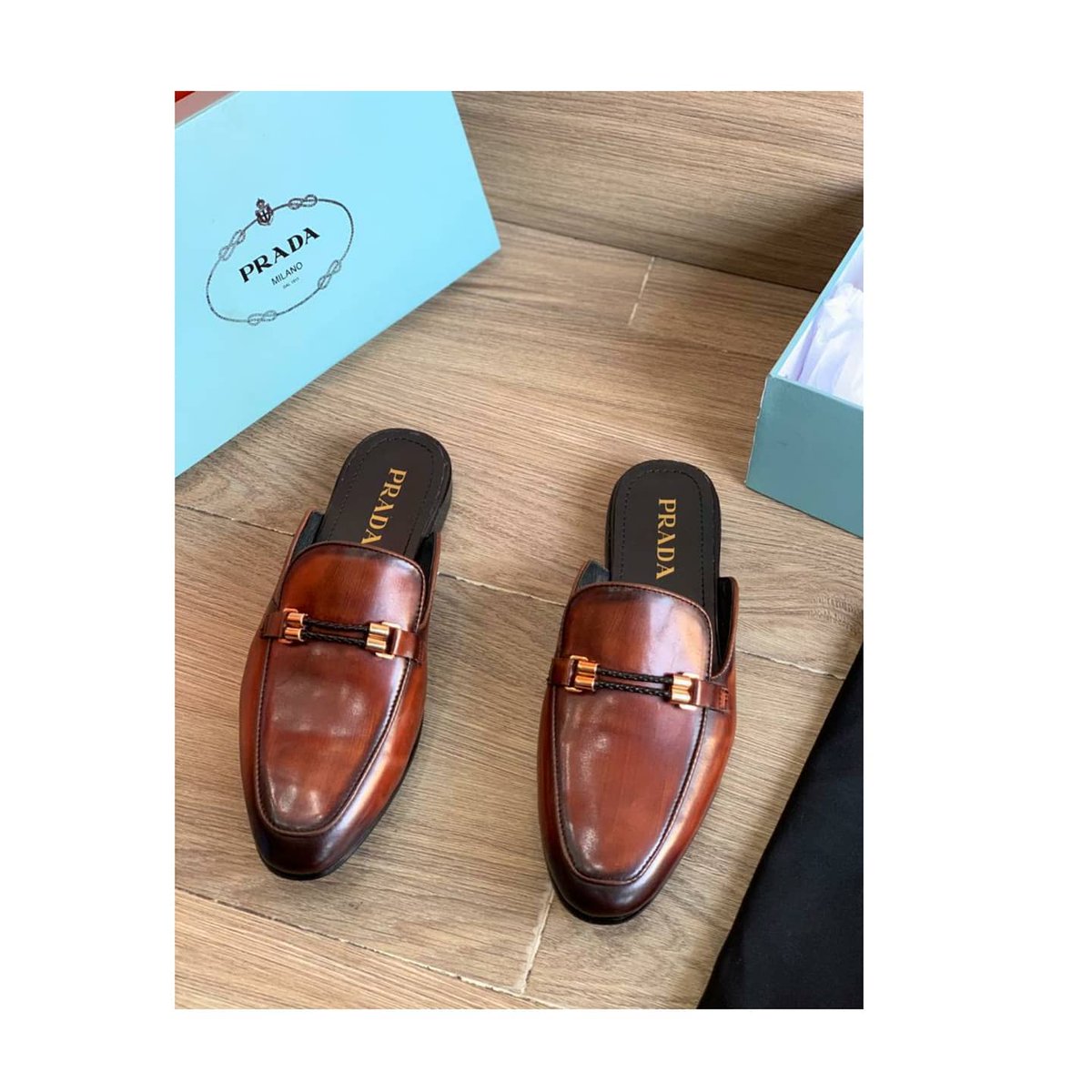 UnstoppableDun's tweet photo. Good morning 🙏 🌄 ☺ 
How was your night 🌙 people of God💧

This half shoe made with high quality leather 👌 
For that perfect gentleman 🕴️ 

Kindly swipe left 👉 👉👉👉👉👉👉👉👉👉👉👉👉

Size;40-46
Price; 38,000
 💚  #deedees4men #deedeeswatchable #deedeessworldexclusive https://t.co/MFp3Yjy4My