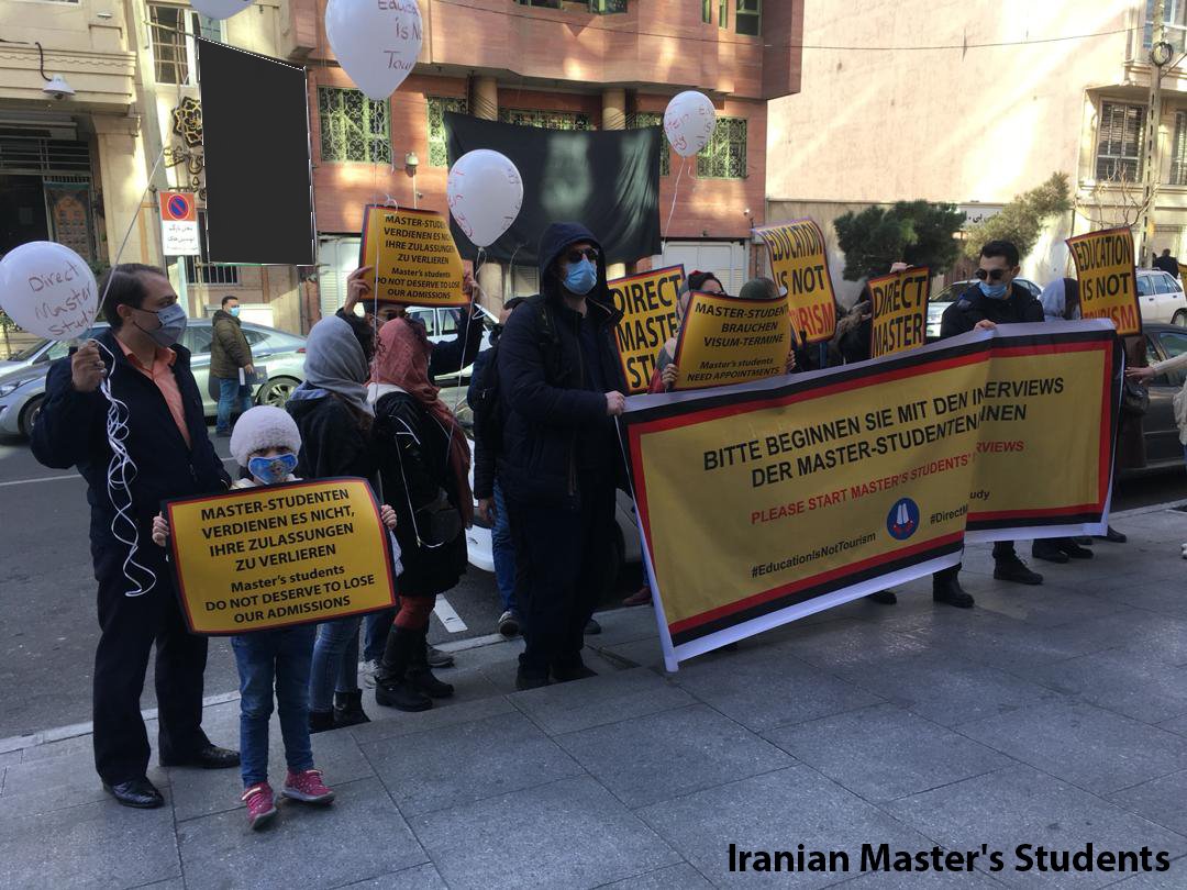 Moon986043768's tweet photo. #EducationIsNotTourism 
@GermanyinIran 
@GermanyDiplo 
@GermAmbTehran 
Geben Sie bitte der iranischen Studenten Visumtermin.
Wie lange müssen wir noch warten? https://t.co/tiMoHAwYIp