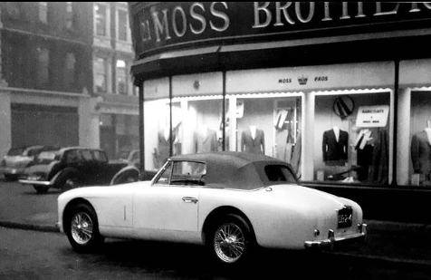 NostalgiaBooks's tweet photo. That looks like Christmas shopping in style! #AstonMartin DB2/4 drophead coupe https://t.co/eRoyvAkRYi