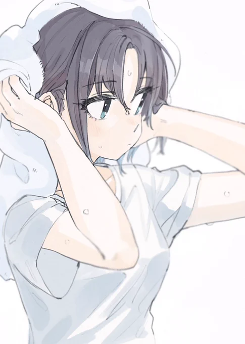 頭を拭く浅倉 