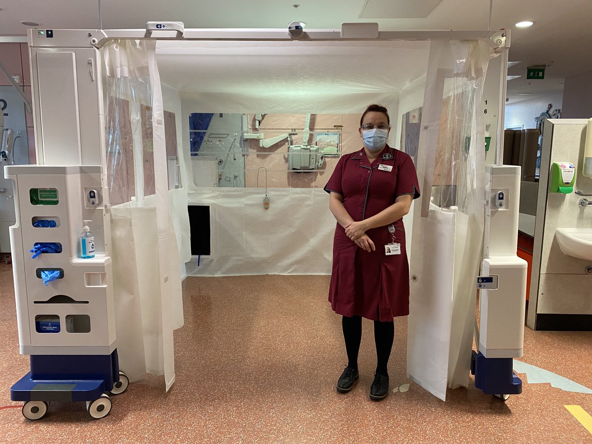 EvelinaLondon's tweet photo. We currently have very few children with COVID-19 at our hospital, however we have become the first in the world to use pop-up isolation rooms to help prevent the spread of COVID-19. The unit contains a special filter that removes droplets from the air: https://t.co/VtDPWEr2DS https://t.co/OFIwYXb71U