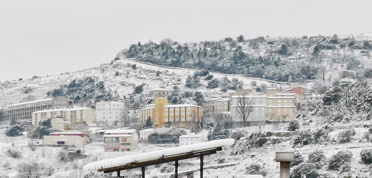 AjBenassal's tweet photo. La neu ❄️ segueix molt present a Benassal i ens deixa aquestes boniques estampes
#benassal #fontensegures #altmaestrat #turismerural #turismenatural #patrimoni #interior #igercs #natura #neu #winter #invierno #nieve #hivern https://t.co/R4nzJTZuPf