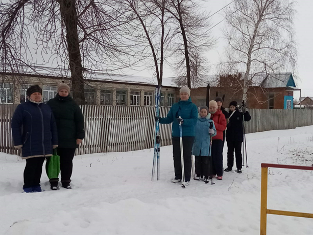 LadyBalanced's tweet photo. 8 января 2021 года в рамках  профилактической акции «Внимание – дети! Зимние каникулы!» родительским патрулем обучающихся 7 класса ГБОУ ООШ с.Заволжье был организован рейд по сельскому поселению с целью  осуществление контроля в местах наиболее активного передвижения транспорта. https://t.co/8c4TAInQ3x