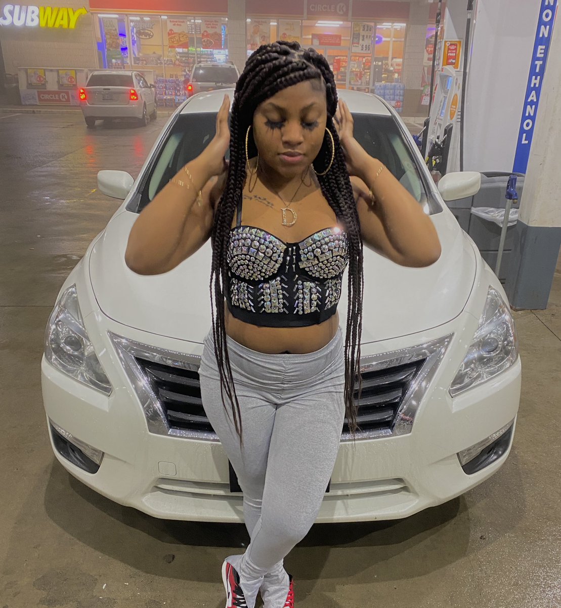 allen_daja's tweet photo. 💋👀 https://t.co/k3QDh8vgOT