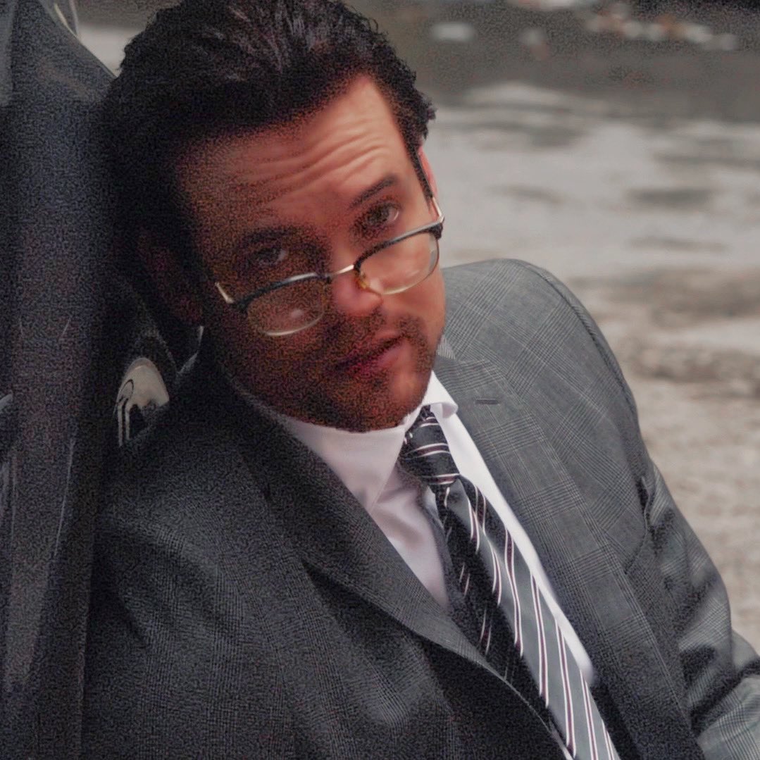 itsdailyshane's tweet photo. Did someone ask for a sexy assassin in glasses? 🤓🔥 #shanewest #nikita 

Remember you can stream all 4 seasons of Nikita on @cwseed https://t.co/jrt8lzRL4o