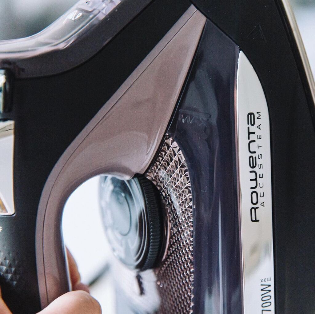 Did you know you can prevent energy waste and risk of burning with your Rowenta steam iron? The AccessSteam switches to standby mode after 8 minutes when left on its heel, and after 30 seconds when left resting on its soleplate or side. Steam with peace of mind! 😌 #MyRowenta