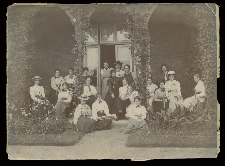 fiona davison tweet media