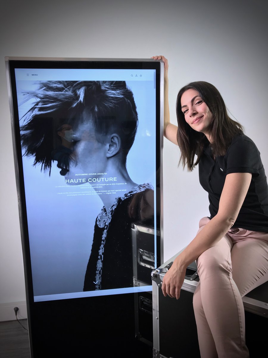 Chez PLV Broker, c'est la saison des tournages avec nos nouveaux totems tactiles ultra fins présentés par Lou ! tinyurl.com/y98rwogc