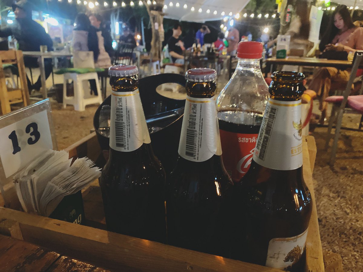 PHETSIAM's tweet photo. อากาศหนาวๆ ก็ออกมาจิบเบียร์ชิวๆแก้ง่วง ใครอยู่สกลนครเชิญนะครับ!! #Smallbar #สกลนคร https://t.co/kBQX9wyjaU
