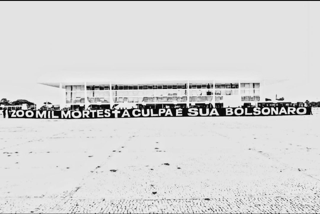 Manifestação em frente ao Congresso. Foto da Gabriela Trajano.