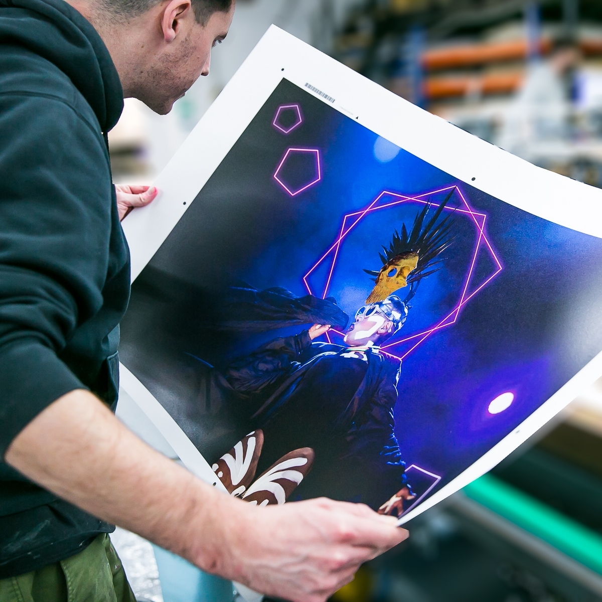 HKPrintmakers's tweet photo. At the end of last year we worked on these amazing prints for @sorchabridge.
The were created using hand applied gold leaf, digital flatbed and silkscreened fluro inks.

Thanks @sorchabridge for these great shots of them in production. https://t.co/mBP3PTUzIn