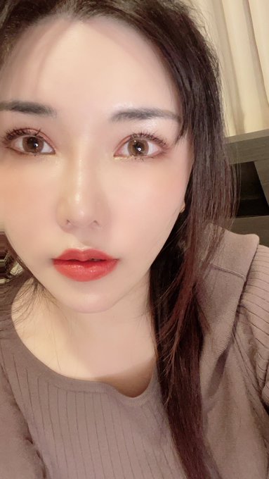 泣いてる？って言われたけどアイシャドウもコンタクトも赤いだけだよ??
ツイキャスありがとう❤️すき❤️ https://t.co/YqqjP1tYry