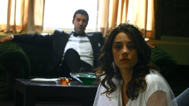 ezeleysan20's tweet photo. @mertiyemm Kim ne derse desin yeğen İNTİKAM güzel şey 😉😘 https://t.co/rZjFQV6wyb