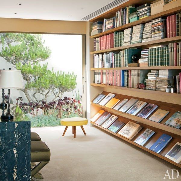 Library next to me. Библиотекари: герои аниме. Книги арты. Аниме библиотека. Уютные арты.