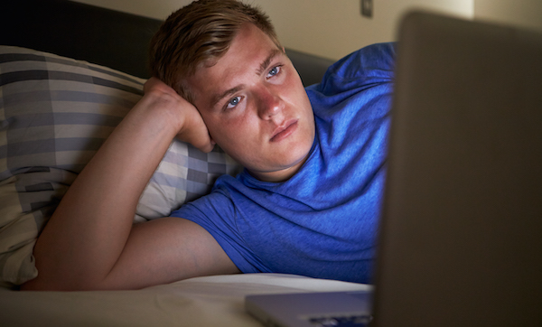 New study led by <a href="/BUSPH/">Boston University School of Public Health</a> Prof <a href="/EmRothman/">Emily Rothman, ScD</a> w/ <a href="/IUSPH/">しまむらみねり</a> researchers has good news and bad news about young people and porn:

Good: very few 14-17yos are treating porn as a how-to.

Bad: porn is the leading source of how-to info cited by 18-24yos.

bu.edu/sph/news/artic… <a href="/BUexperts/">BU Experts</a>