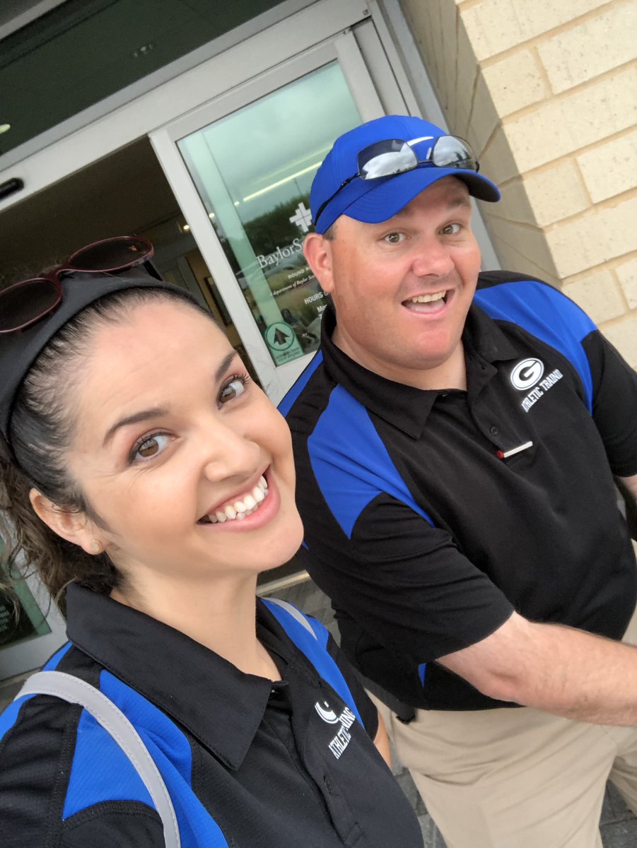 GHSTrainers's tweet photo. Happy birthday to staff athletic trainer Mrs Redeaux! It’s been an up and down year for her and we miss having her here everyday! 🎉🎁🎈🎂 https://t.co/jcKe24uu3j