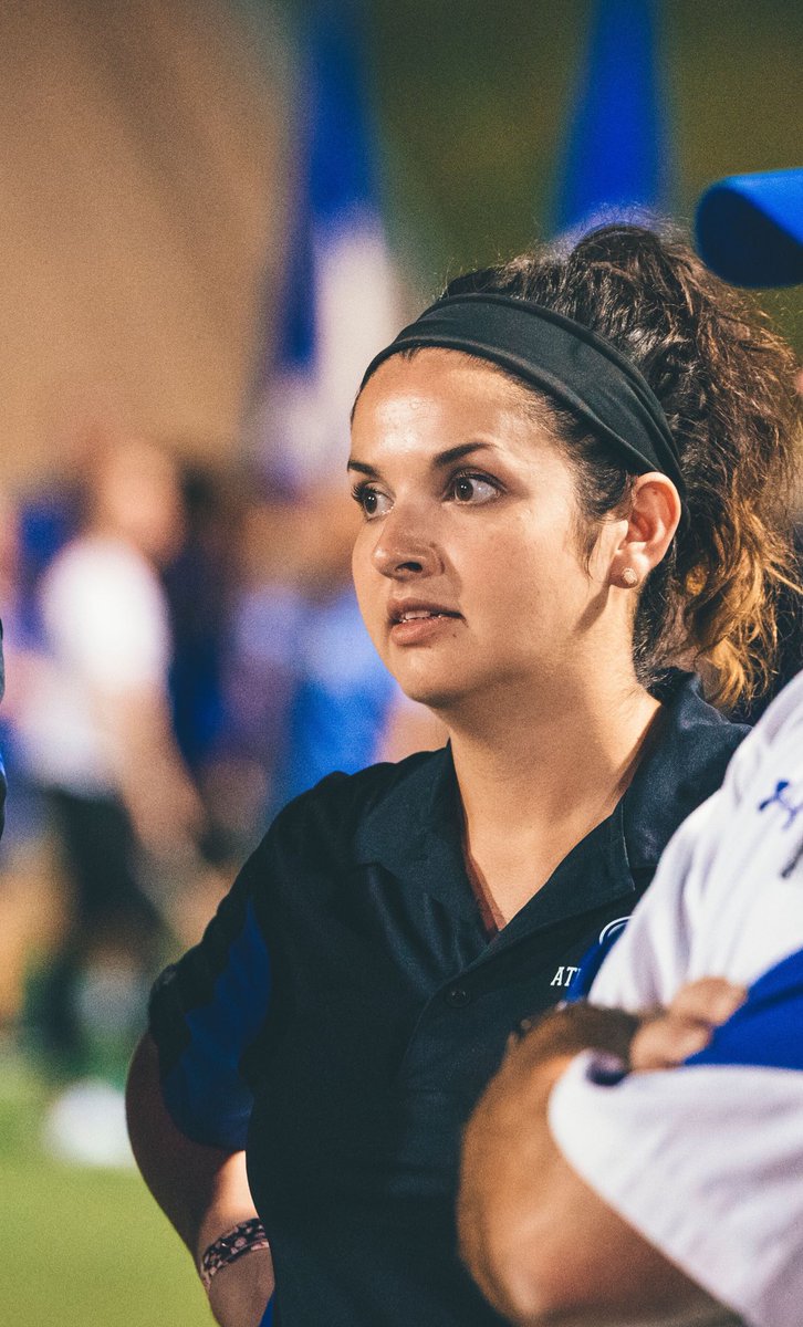 GHSTrainers's tweet photo. Happy birthday to staff athletic trainer Mrs Redeaux! It’s been an up and down year for her and we miss having her here everyday! 🎉🎁🎈🎂 https://t.co/jcKe24uu3j