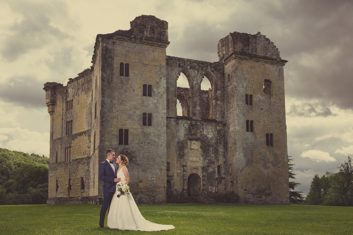 Old Wardour Castle is a beatiful venue for a #wedding. The atmospheric ruins of this 14th Century castle provide a picture perfect backdrop for your big day. 
#weddingwedneday #castlewedding #wiltshirevenue

bit.ly/35koEns