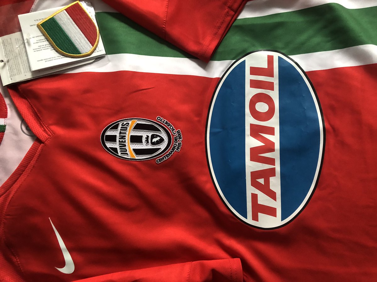 90sfootball's tweet photo. We've teamed up with @classicfkit to give away this BNWT Juventus 2005-06 Away Shirt (Size Medium) 😍

To enter:
➡️ Retweet this tweet
➡️ Follow @classicfkit 

Good luck! https://t.co/LWhfCjJ8ln