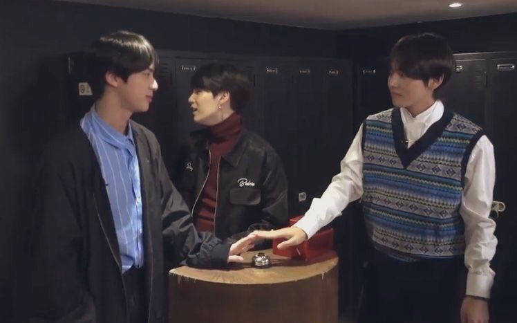 scftkoos's tweet photo. Yoongi has gone through so much with taejin 🤭 #taejin https://t.co/q6jonx589m