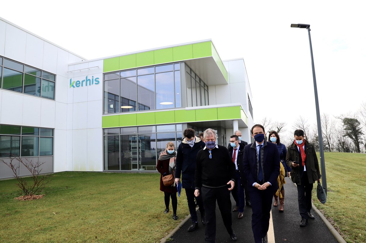 cedric_o's tweet photo. 🌾 @KERHIS1, éditeur de logiciels agricoles à Châteaulin, permet d’améliorer la collecte des céréales ou encore d’optimiser la gestion des stocks des éleveurs et des maraîchers. Des innovations #tech au service des agriculteurs.

cc @J_Denormandie https://t.co/Kk4cQEbSjp