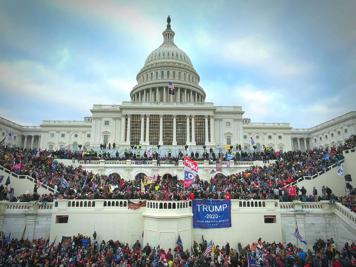 Thread 1 - 6th Jan. Whole worlds attention. MSM doesn’t cover the fraud, Trump speaking etc. Capitol building gets breached. Entire worlds attention goes there.  https://twitter.com/warhorizon/status/1347103421598490625