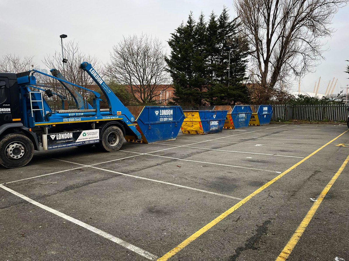 LondonSkipHire's tweet photo. 4x Skips delivered to #Greenwich today for a #FlyTip clearance

https://t.co/F4uiPFy0b4 https://t.co/fzbvoHwG5K