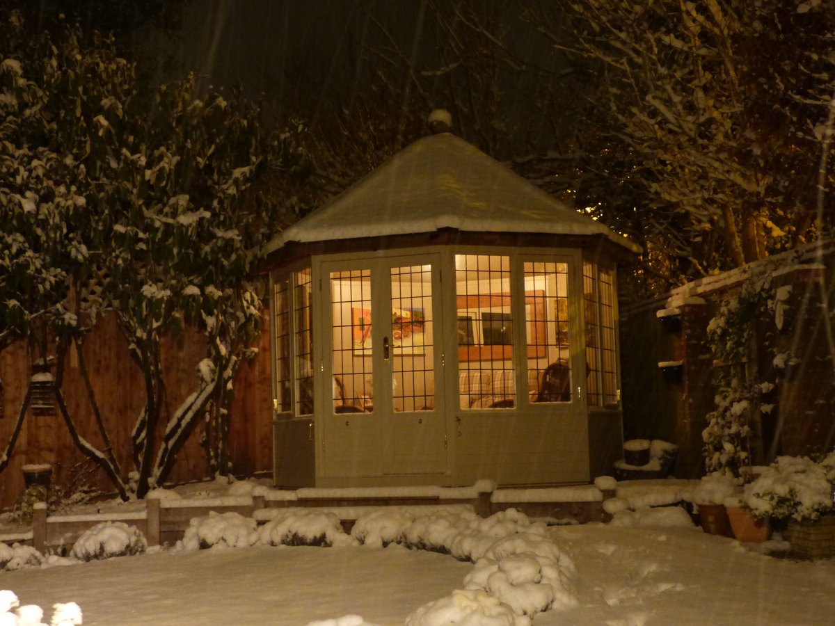ChelseaShouses's tweet photo. Happy New Year to you all!
A snowy start to the year but our summerhouses can be used in all weather if you add insulation and electrics. How stunning does this Wraysbury Summerhouse look? https://t.co/ROQdlx0TWn
