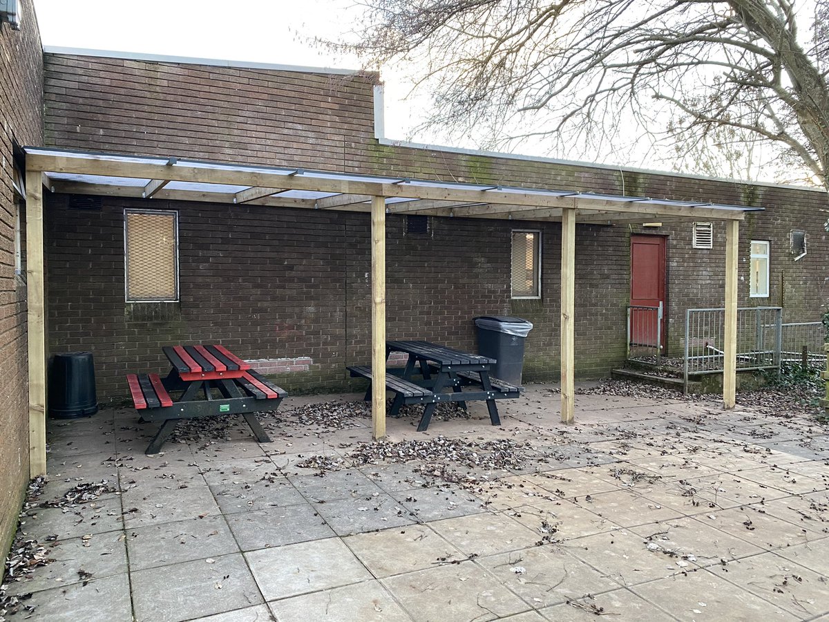 EstatesChs's tweet photo. We may not have any students in at the moment but Estates still keeping busy. Carrying out deep cleaning and essential maintenance and Investing in plenty of outdoor seating and shelters for students to enjoy the fresh air on their return 🖤❤️@officialCHS https://t.co/2qqkxKsPQz