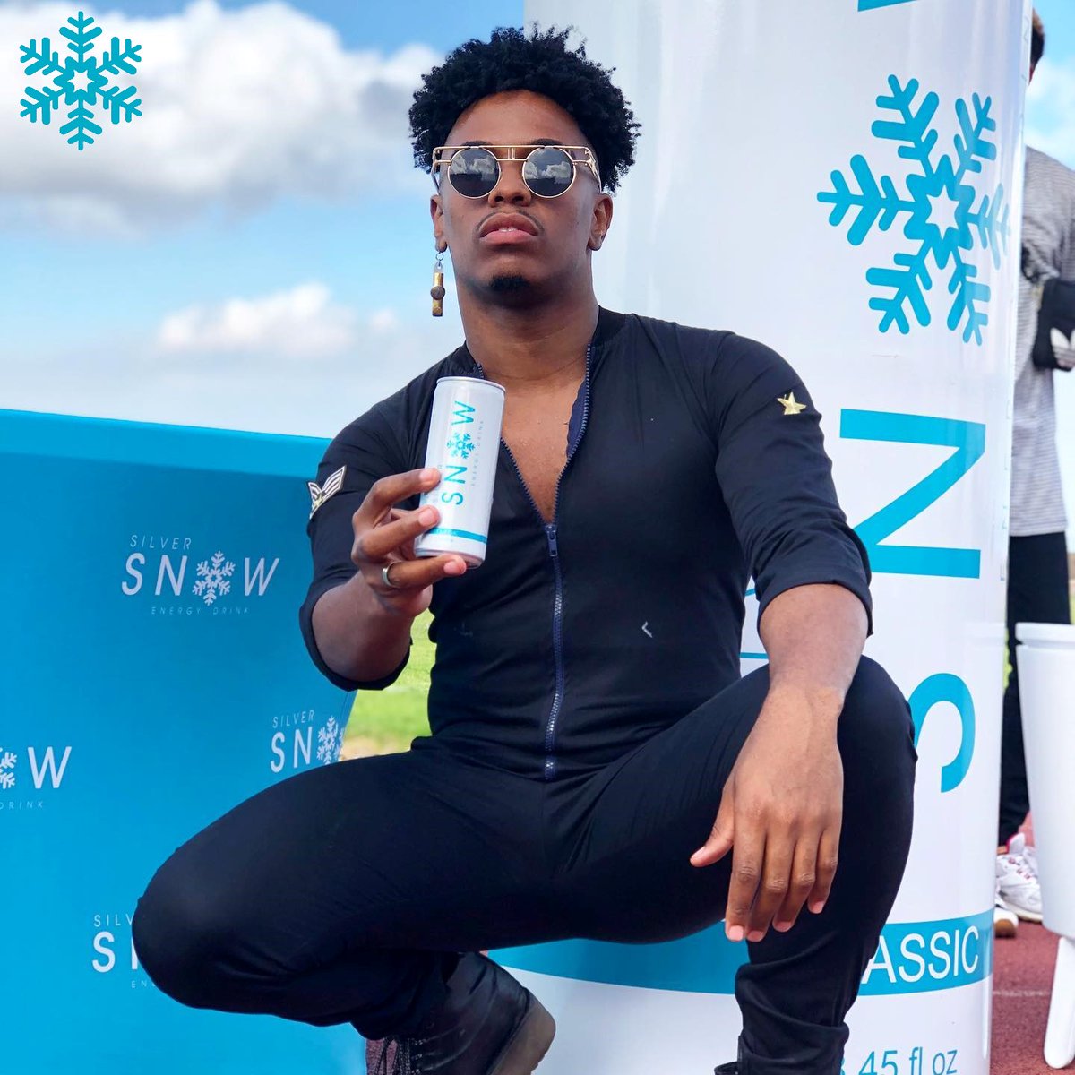 SilverSnowEner1's tweet photo. We are looking forwards to the opportunities that await Silver Snow Energy in 2021! Are you making a New Year's Resolution this year? 

#silversnowenergydrink #JobSeekersSA #events https://t.co/3mjffS630B