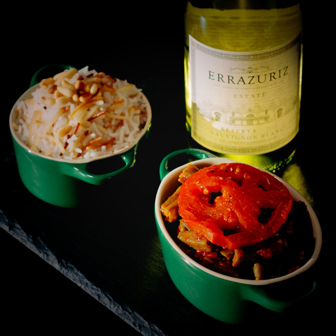 delipair's tweet photo. Bamya - a quick #vegan #stew with #okra plus #lebaneserice to start #veganuary2021. For our glasses we chose crispy and fresh #sauvignonblanc #chileanwine, as recommended by #Delipairapp. It was great #wineandfoodpairing. Tried and tasted!

#okrastew #middleeasternfood #veganuary https://t.co/g6XcXNlWOT