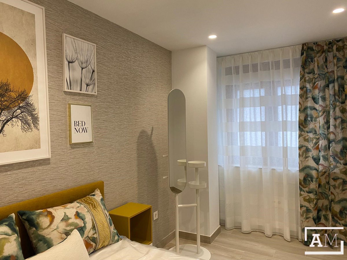 AMinteriorista's tweet photo. En esta habitación para invitados nos hemos encargado del textil y del papel pintado👌
¡Me encantan las tonalidades y la mezcla de texturas!☺️

#AnaMesaInteriorista #Interiorismo #Hogar #Decoración #Textil #Reforma #Cortinas #PapelPintado https://t.co/k4ilYXdtFX