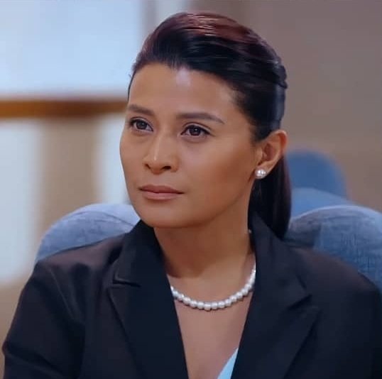 IsabelCruzRoja's tweet photo. // parang skeri kung ganito yung tingin every presentation 😅

The capitalista poker face https://t.co/UmK7uZjrcF