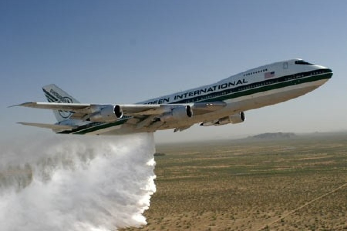 BREAKING: A380 bombers from #RAFLuton have started distributing the #CovidVaccine via the Airborne Rapid Spread Engulfing technique over Chelmsford. #Covid19UK #aviation #AvGeek #vaccinations