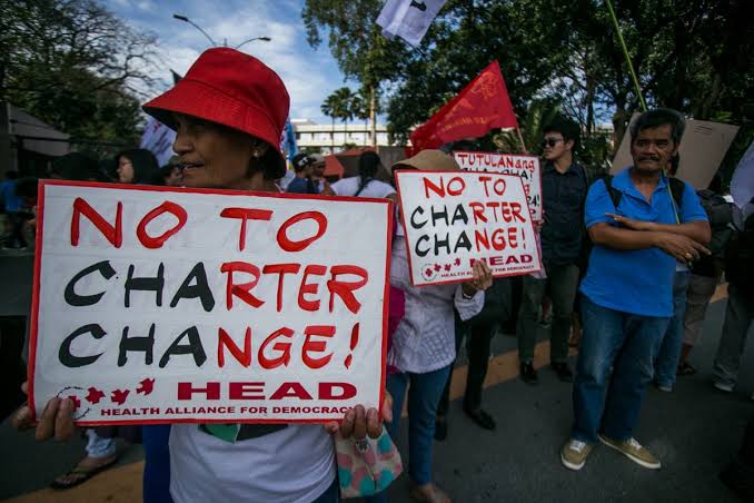 Duterte and his camp are using  the ChaCha card to save themselves from public outrage, extend their lifeline to remain in power beyond 2022.

#NoToChaCha 
#BakunaHindiChaCha 
#DuterteDiktador