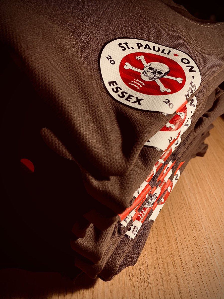 StPauliOnSea's tweet photo. Delighted to launch our 1st ever home shirt with @kitandbone available to buy from https://t.co/w3ScwMt24q soon with a % of the price going to @harpsouthend to help end homelessness in #Southend ! #fcsp #HomeShirts #fcspksv #KeinFussballDenFaschisten @YourSouthend @The_Kitsman https://t.co/SdvCLZpiBx