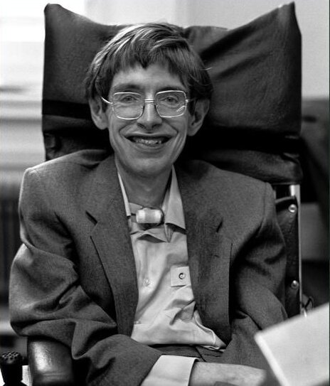 Сегодня день рождения Стивена Хокинга (1942-2018), физика, космолога и писателя. «Если вы чувствуете, что попали в черную дыру, не сдавайтесь. Выход есть».