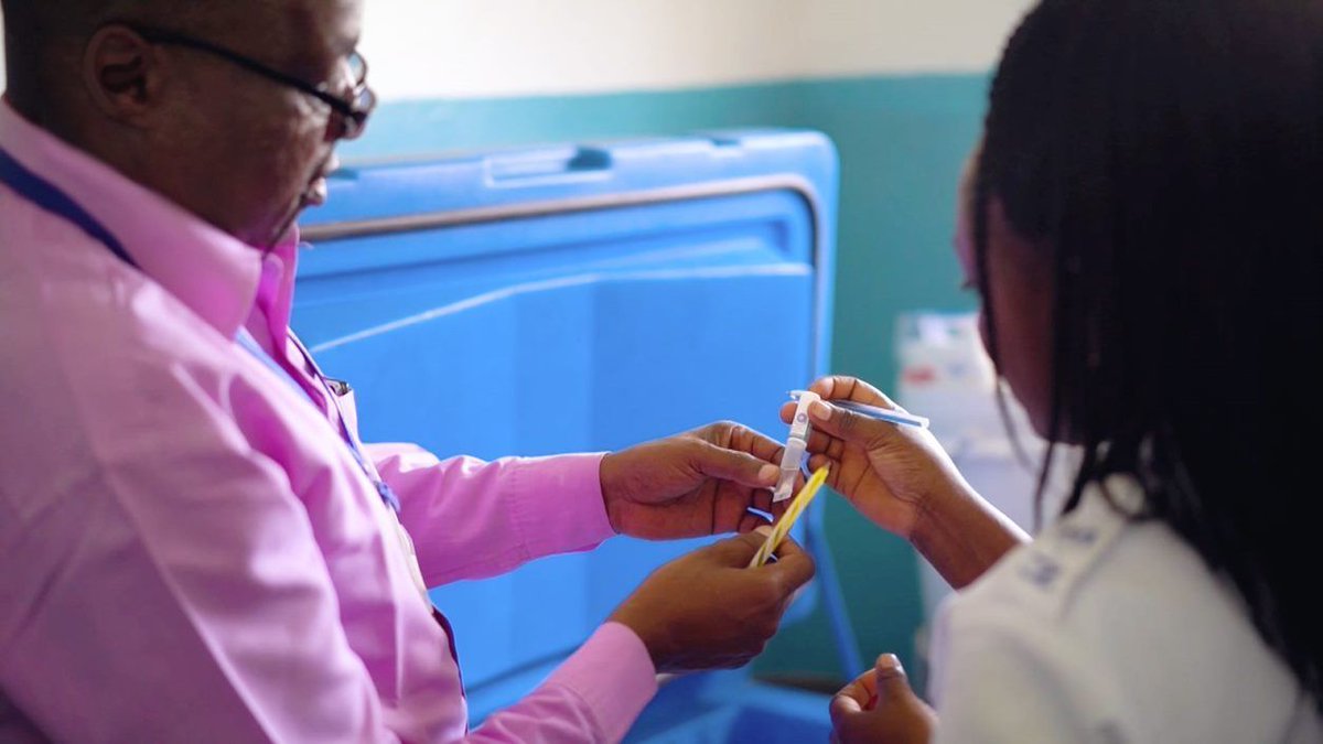 ImmunAcademy's tweet photo. La supervision formative ne se limite pas à la visite. Les activités de suivi entre les visites assurent la continuité. En outre, le suivi permet de nouer des relations, de soutenir les agents de santé et de s'assurer que leurs performances s'améliorent. 

https://t.co/4olTJnSbpT https://t.co/FJFDwDYCIi