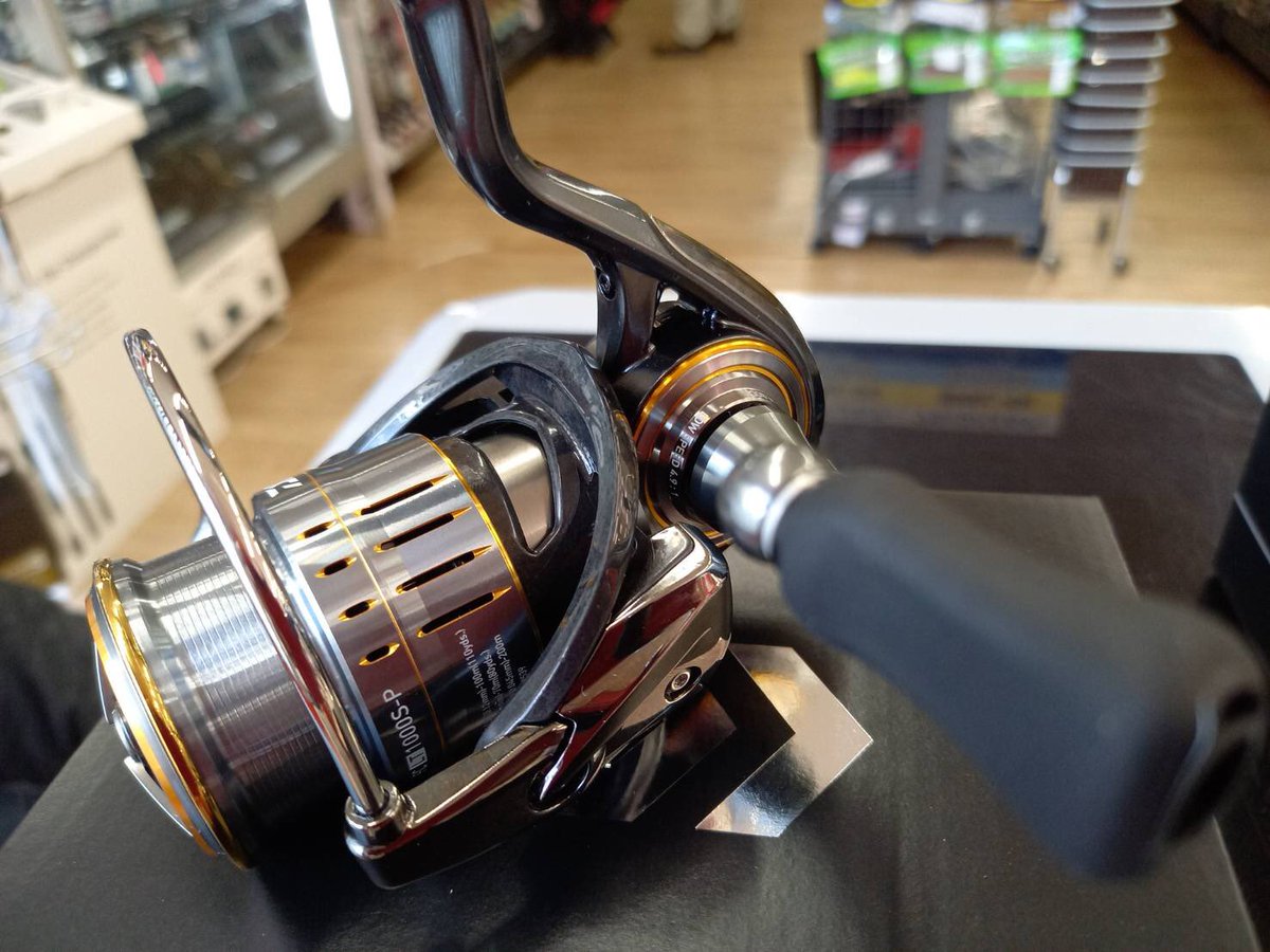 フィッシングマックス公式ツイッター 釣果 ホット情報 フィッシングマックスなんば店 新製品情報 ダイワ新製品リール予約受付開始 ルビアスエアリティ エメラルダスエア 銀狼lbqd 21オススメリールです 是非ご予約ください