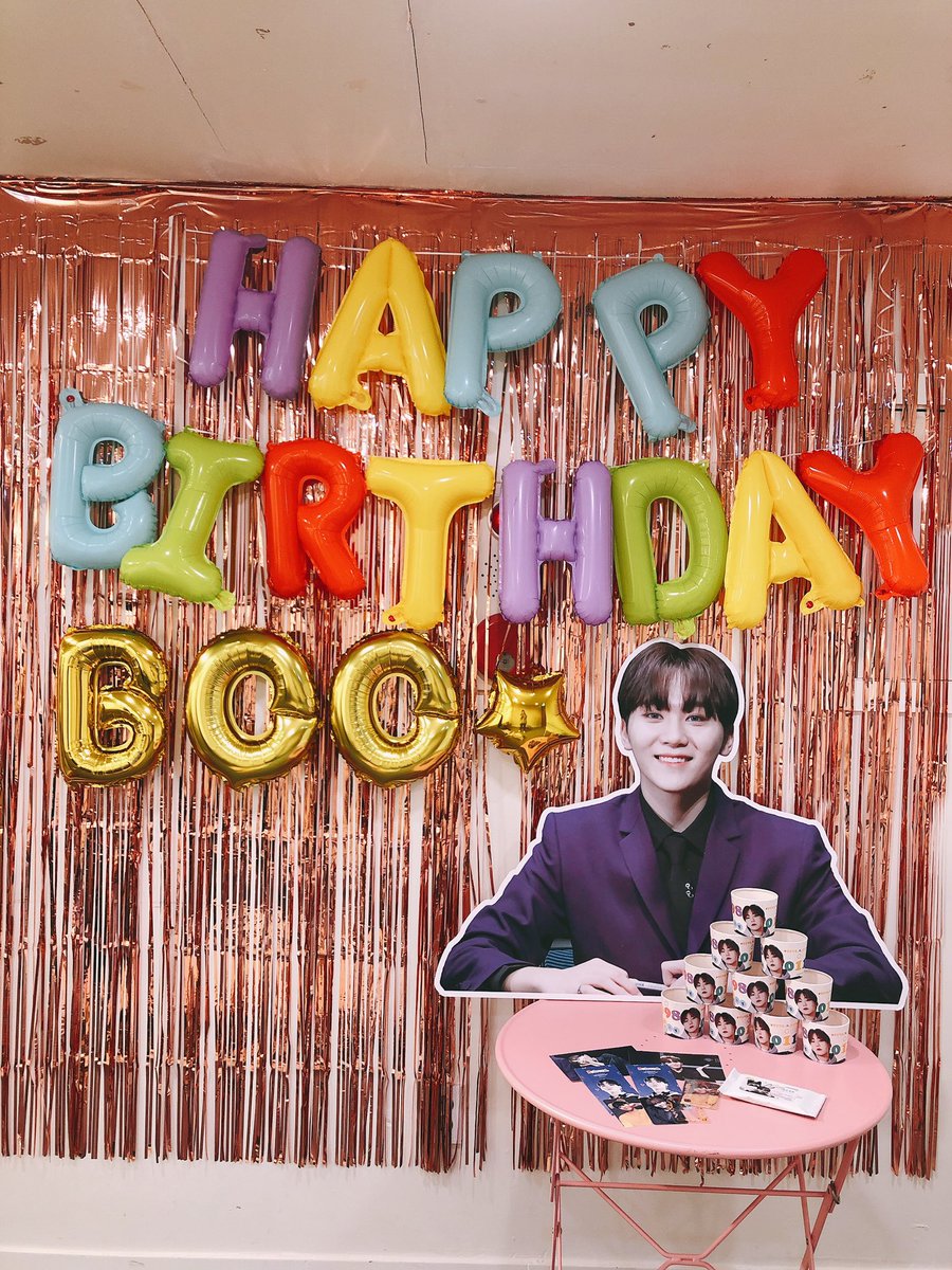 silentknock_boo's tweet photo. 내일 오후 12시부터 팬스페이스 @fanspace_cafe 에서 승관 생일 카페 컵홀더 이벤트 및 미니 전시회가 진행됩니다🥳

현장에서 액자를 판매할겁니다💛
예약된 액자는 10일 오후 6시부터 형장에 방문하셔서 수령해 주시면 됩니다💓

전시회 이후 컵홀더세트와 액자 판매도 진행 할 예정입니다🥺 https://t.co/DlzWyreKbR